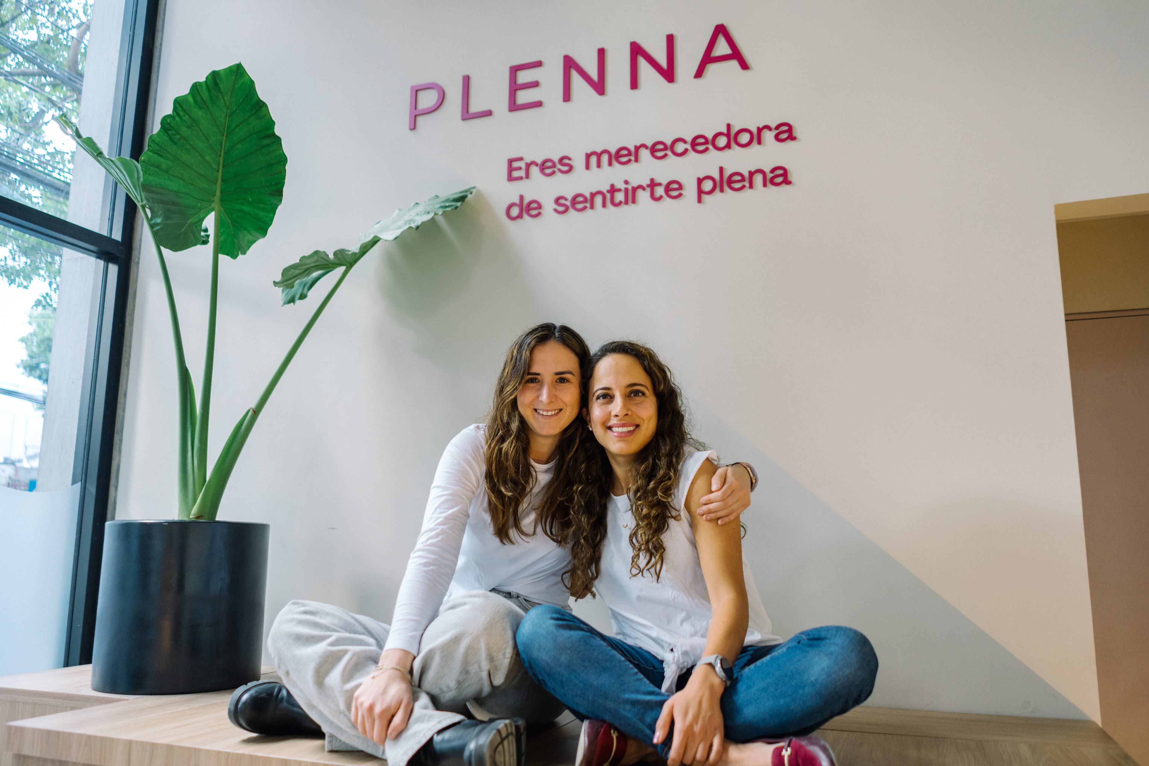 Logo de Plenna Clínica Integrada - Fisioterapia Neurofuncional, neurmomodulação, pélvica e osteopatia