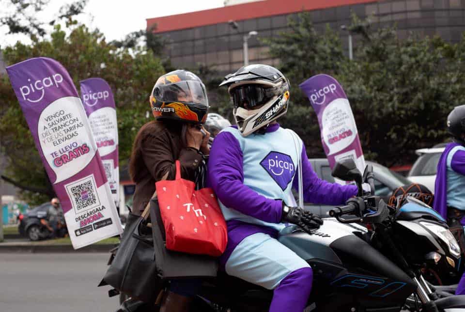 el gobierno colombiano declara ilegal a la startup de moto-taxis, picap, los fundadores  se defienden