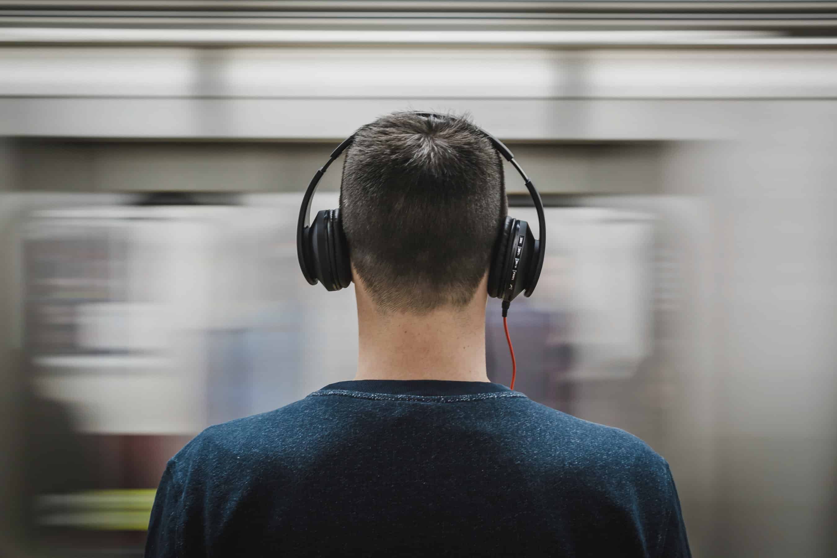 headphones-man-music-