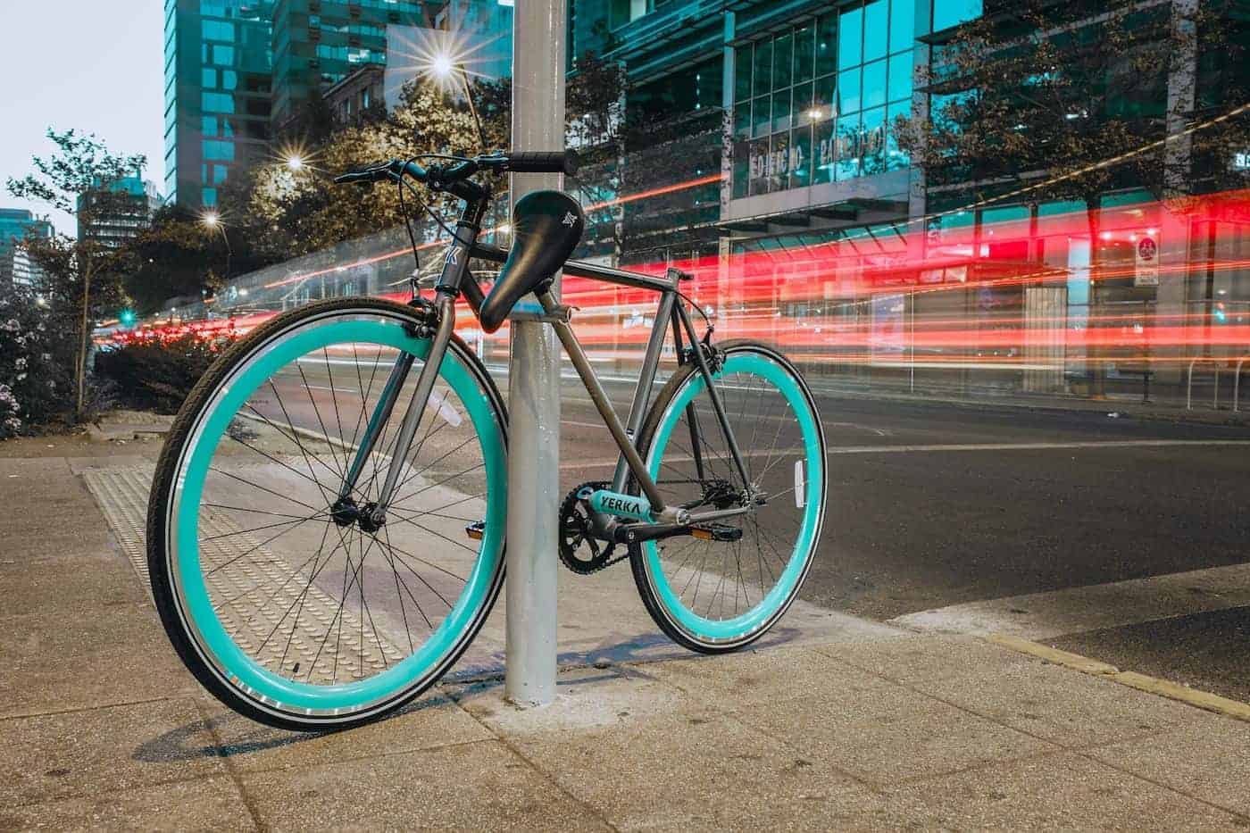 unstealable bicycle startup, yerka, strategizes with waze and volvo