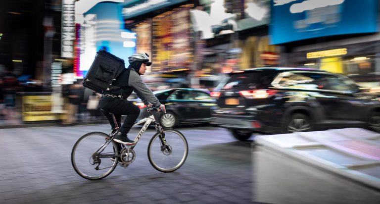 Softbank Prevé El Final De La Contienda Por La Entrega De Alimentos En América Latina