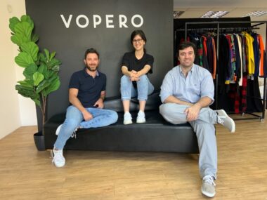 Vopero fue fundada en 2020 para introducir a una nueva generación de consumidores en América Latina que eligen primero la segunda mano.