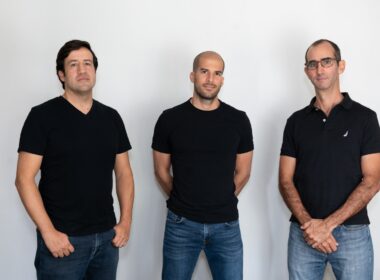 Finkargo, fintech fundada por Tomás Shuk, Santiago Molina y Andrés Ferrer, completó una ronda de inversión Serie A por USD$20 millones. 