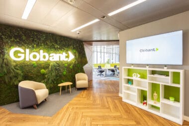 Globant, an Argentine software company, bought a majority stake in the creative agency GUT, to strengthen marketing services.