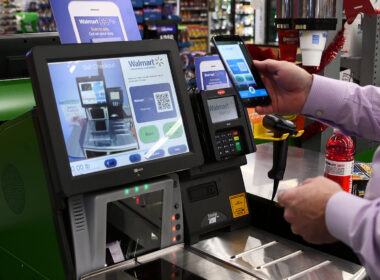 Tenpo atacó a Walmart e implementó una agresiva estrategia contra la cadena estadounidense, por no permitir el uso de tarjetas de prepago.