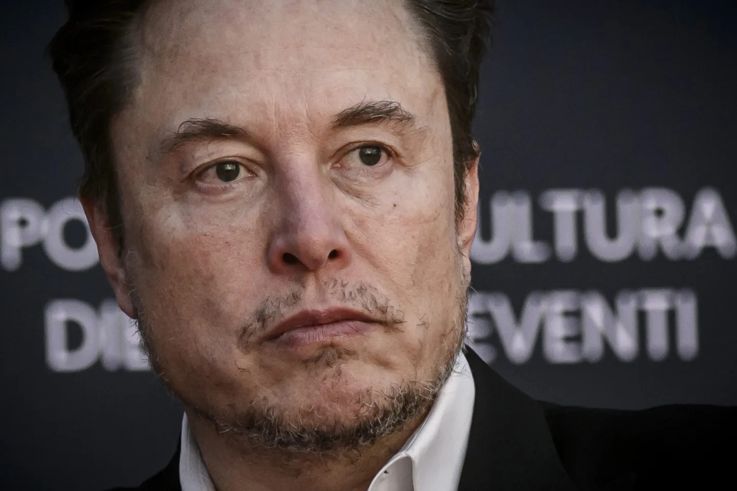 Musk Demands 25% Voting Control At Tesla, Threatens External Ai And Robotics Development