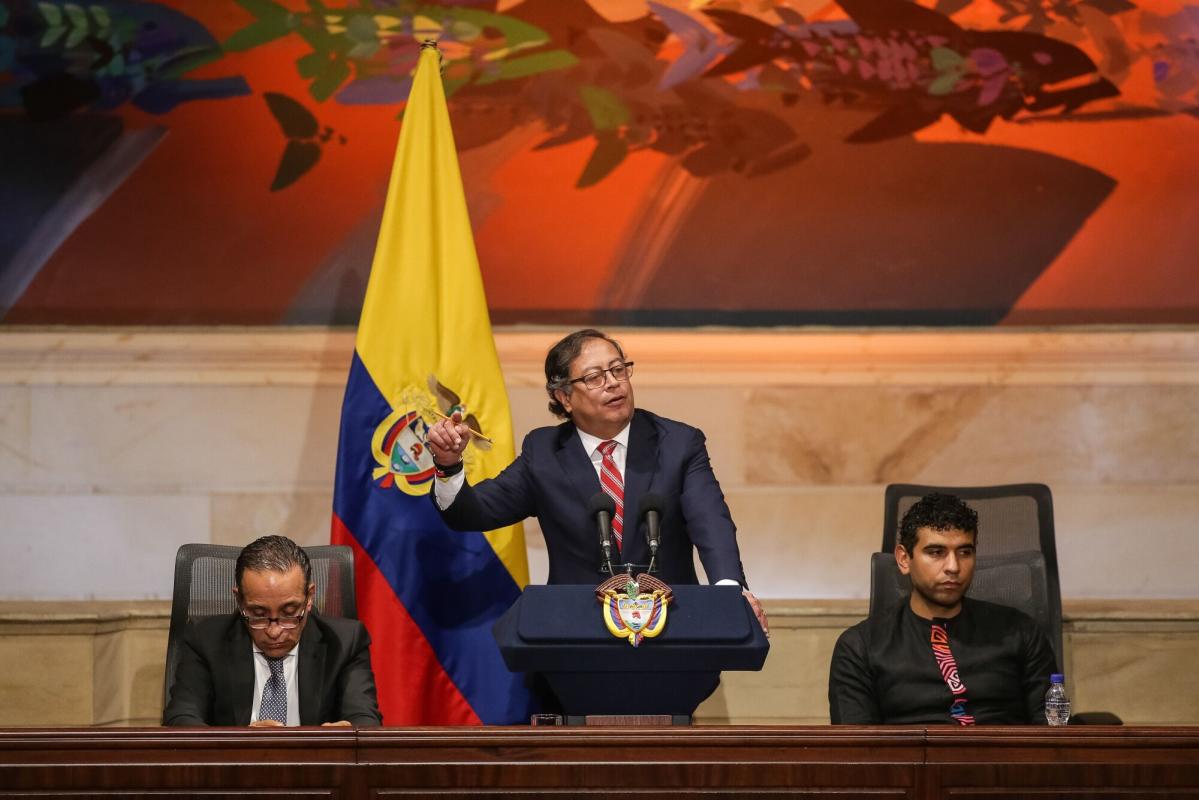 El Senado Colombiano Modifica El Proyecto De Ley De Pensiones Y Aumenta Las Comisiones De Las Gestoras De Fondos En 750 Millones De Dólares